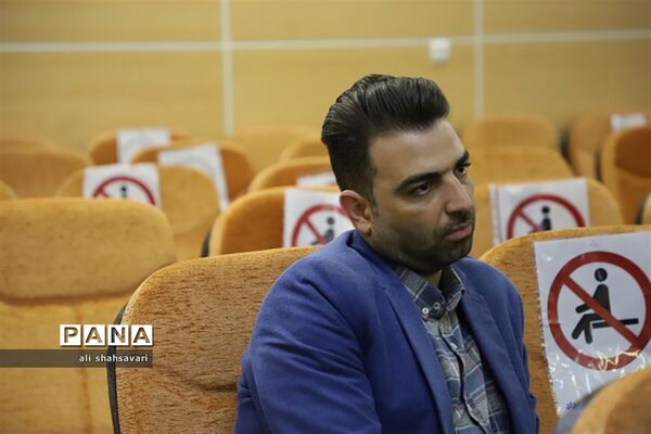 نشست کارشناسان حوزه اطلاع‌رسانی و روابط عمومی با حضور مدیرکل آموزش و پرورش کرمانشاه