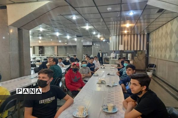 بازدید دانش‌آموزان مدرسه امام حسین(ع) از شرک صنعتی ساران شهرستان نظرآباد