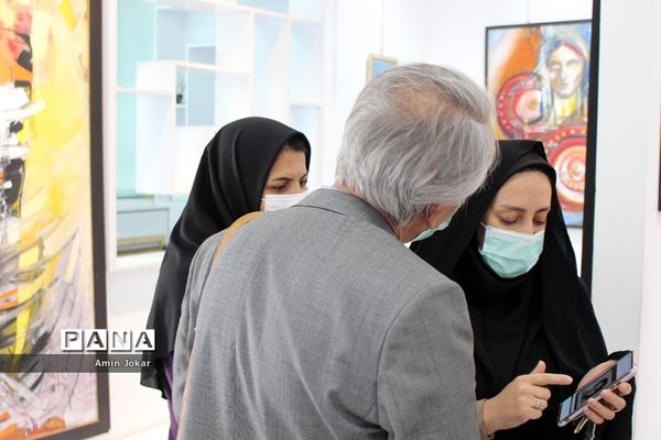 نمایشگاه آثار استاد گلشن قربانی‌نژاد و جمعی از هنرآموزان فارس