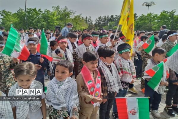 همنوایی سرود سلام فرمانده در تربت جام
