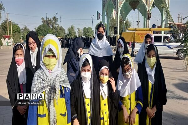 اجرای  سرود «سلام فرمانده » توسط دانش‌آموزان اندیمشکی