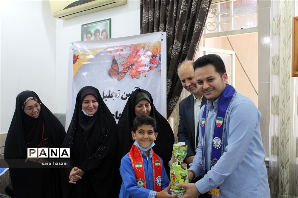 آیین تقدیر از برگزیدگان جشنواره شاد و مدرسه انقلاب در گلوگاه