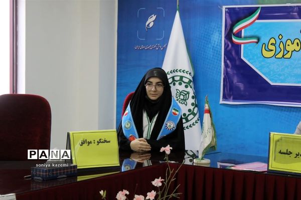 مرحله نیمه نهایی مناظره دختران در مازندران