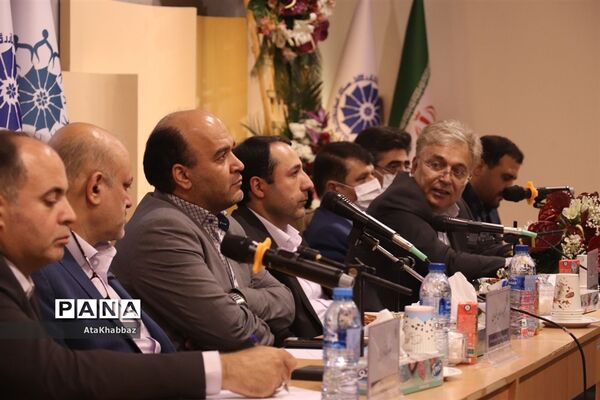 بازدید رئیس کل بانک مرکزی از صنعت استان آذربایجان آذربایجان شرقی