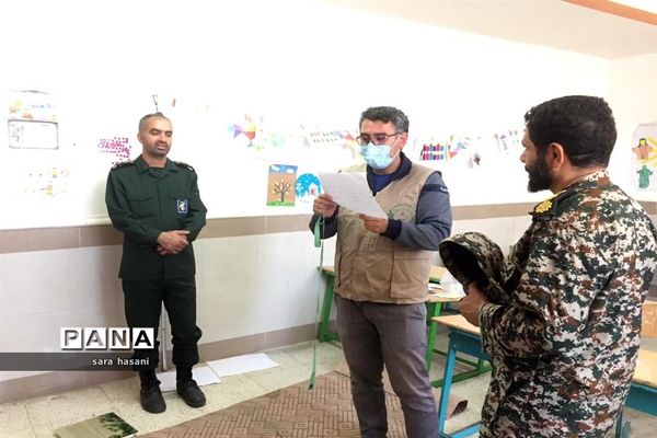 پایش ناهنجاری‌های قامتی در شهرستان گلوگاه