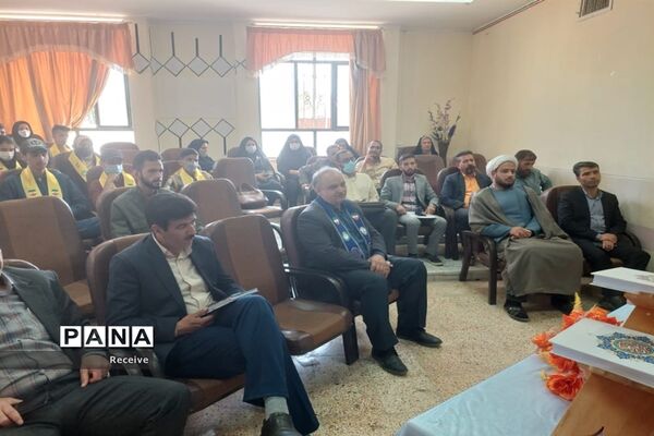 تجدید میثاق مربیان و دانش‌آموزان پیشتاز منطقه مشهد مرغاب با ولایت وشهدای گمنام