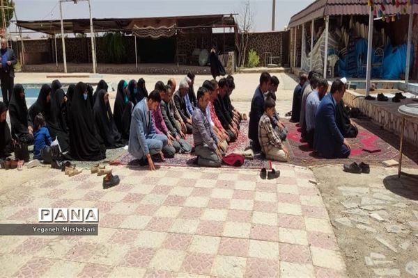 آیین جشن سپاس معلم و گرامیداشت سالروز تاسیس سازمان دانش‌آموزی در سرچهان