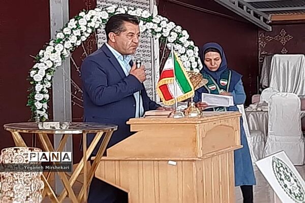 آیین جشن سپاس معلم و گرامیداشت سالروز تاسیس سازمان دانش‌آموزی در سرچهان