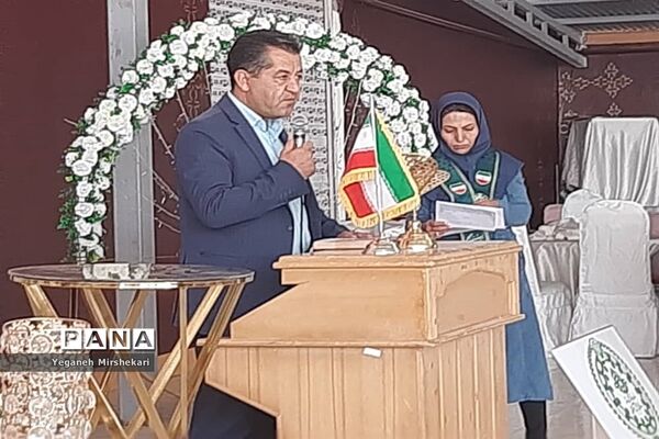 آیین جشن سپاس معلم و گرامیداشت سالروز تاسیس سازمان دانش‌آموزی در سرچهان