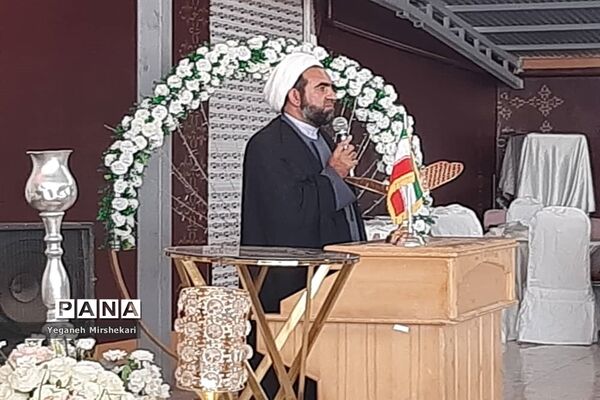 آیین جشن سپاس معلم و گرامیداشت سالروز تاسیس سازمان دانش‌آموزی در سرچهان