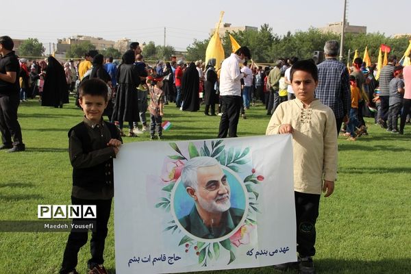 اجتماع باشکوه دهه نودی‌ها درشهرستان اسلامشهر