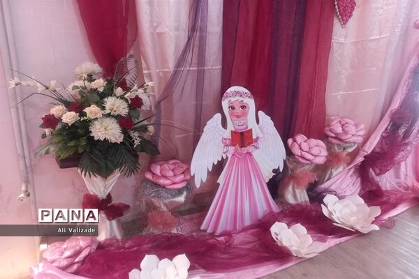 مراسم جشن عبادت در دبستان شهید‌شجاعی منطقه ۱۴