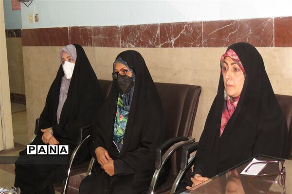 بازدید سرپرست اداره آموزش و پرورش منطقه 8 تهران از کانون فرهنگی و تربیتی اندیشه