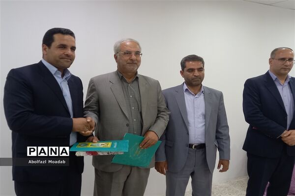 آیین تکریم و معارفه مدیر آموزش و پرورش خلیل‌آباد