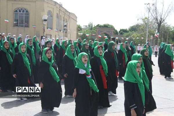 اجرای سرود سلام فرمانده
