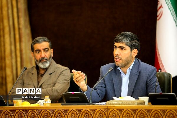 همایش «جریان حلقه‌های میانی؛ پیشران حکمرانی مردم»