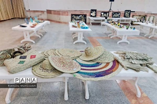 نمایشگاه کتاب و صنایع‌دستی در امیدیه
