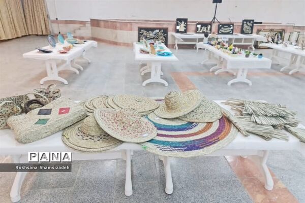 نمایشگاه کتاب و صنایع‌دستی در امیدیه