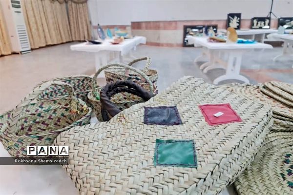 نمایشگاه کتاب و صنایع‌دستی در امیدیه