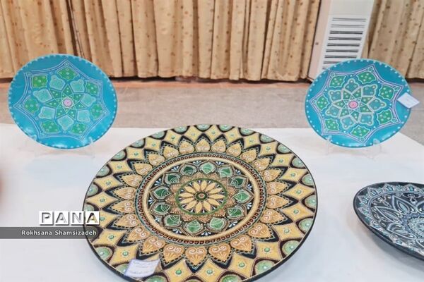 نمایشگاه کتاب و صنایع‌دستی در امیدیه