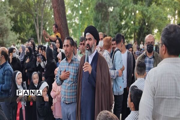 اجتماع ۶۰۰ نفری دهه نودی های شهرستان نظرآباد