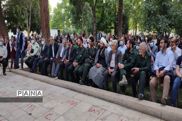 اجتماع ۶۰۰ نفری دهه نودی های شهرستان نظرآباد