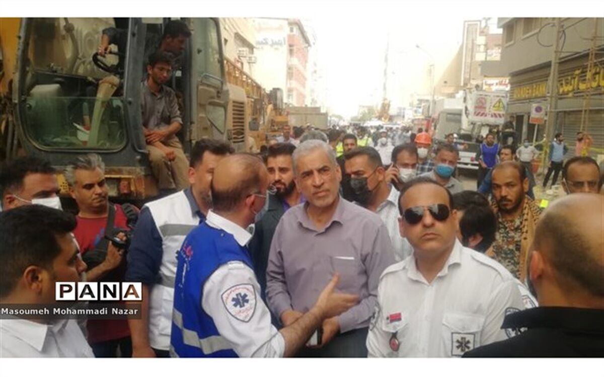 حضور استاندار خوزستان درمحل حادثه ساختمان مترو پل آبادان