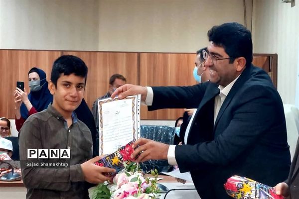 آیین تقدیر از خبرنگاران پانا و سفیران سلامت در ناحیه ۲ اهواز