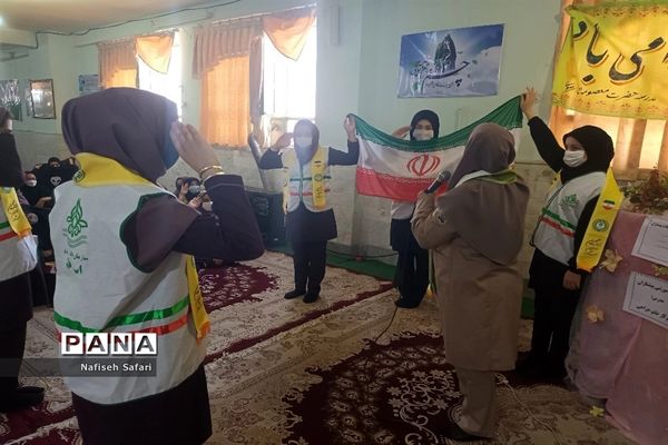 کارگاه آموزش مهارت‌های پیشتازان در مدرسه حضرت معصومه(س) جعفرآباد