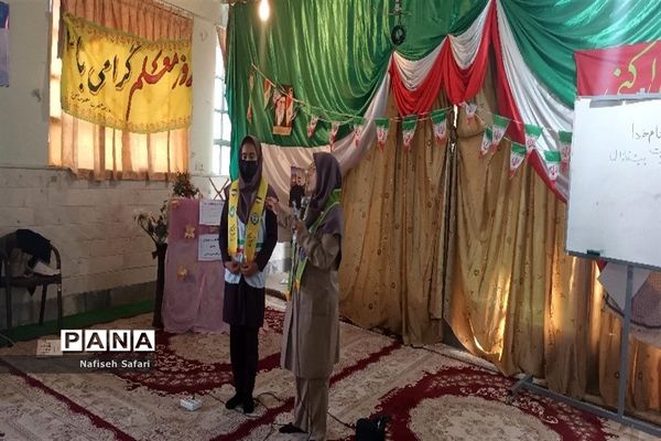 کارگاه آموزش مهارت‌های پیشتازان در مدرسه حضرت معصومه(س) جعفرآباد