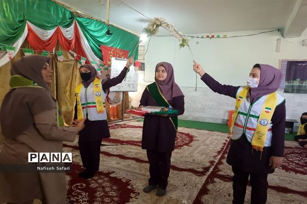 کارگاه آموزش مهارت‌های پیشتازان در مدرسه حضرت معصومه(س) جعفرآباد