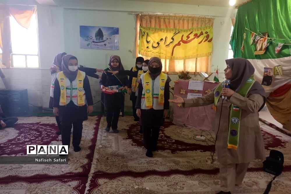 کارگاه آموزش مهارت‌های پیشتازان در مدرسه حضرت معصومه(س) جعفرآباد