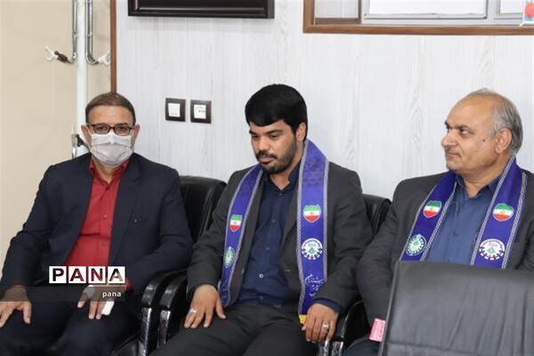حضور رئیس سازمان دانش‌آموزی فارس در جمع مربیان و دانش‌آموزان پیشتاز شهرستان بوانات