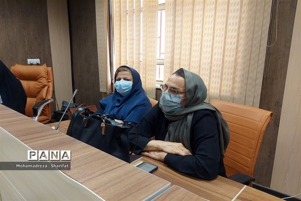 شب شعر مقاومت در اداره آموزش و پرورش شهرستان امیدیه