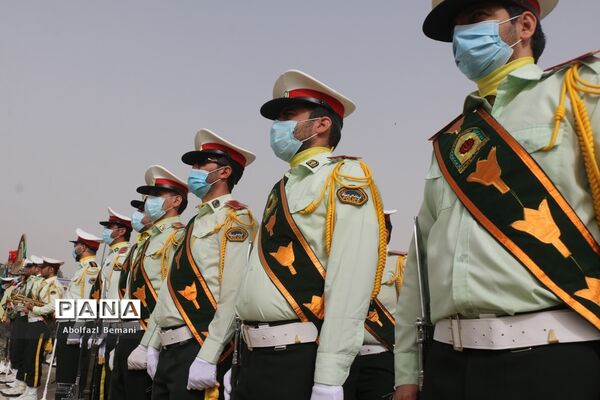 صبحگاه مشترک نیروهای مسلح قم در  سوم خرداد-2