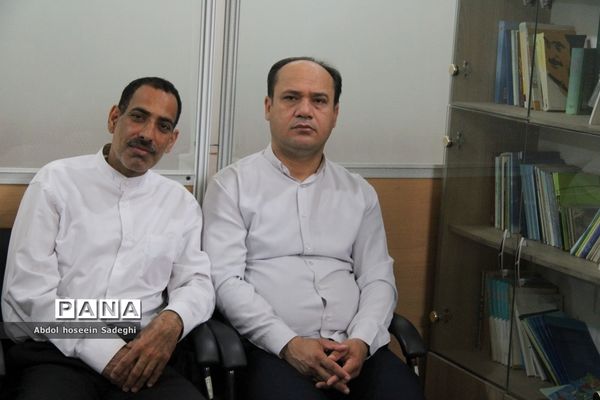 نشست معاون پرورشی و فرهنگی آموزش و پرورش استان بوشهر با کارکنان سازمان دانش‌آموزی