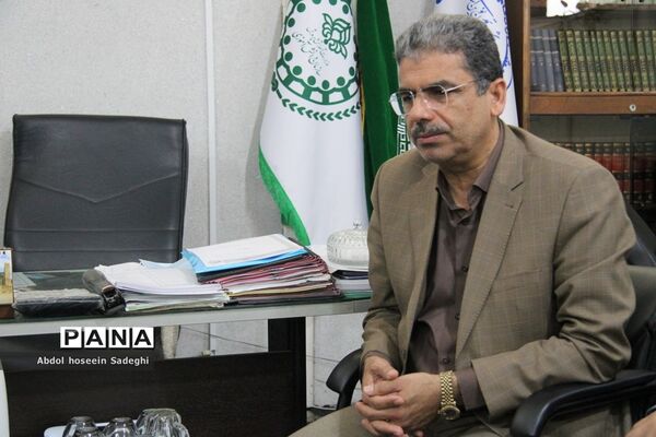 نشست معاون پرورشی و فرهنگی آموزش و پرورش استان بوشهر با کارکنان سازمان دانش‌آموزی