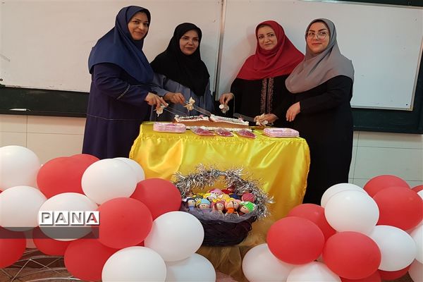 جشن الفبا دبستان دخترانه سعادت تحت عنوان «من با سواد شدم »