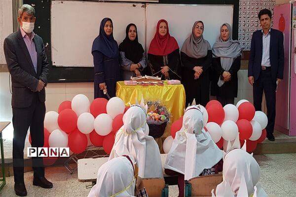 جشن الفبا دبستان دخترانه سعادت تحت عنوان «من با سواد شدم »