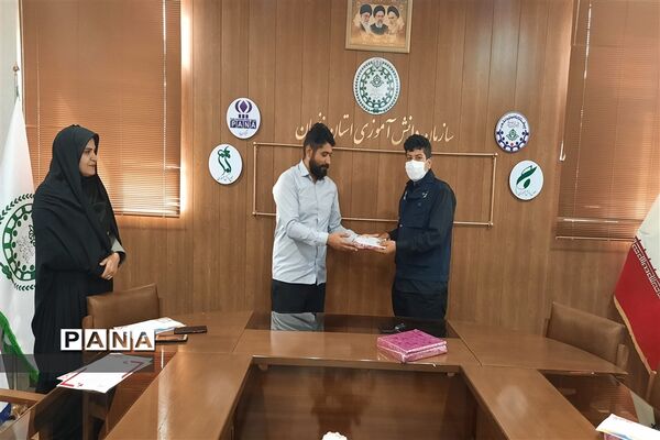 تقدیر از خبرنگار دانش‌آموزان فعال پانا زنجان
