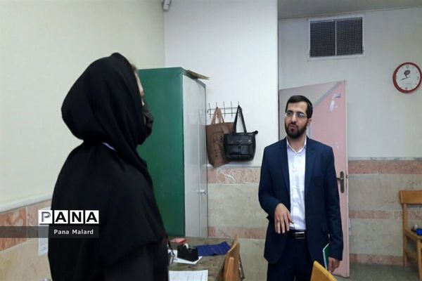 بازدید سرپرست اداره آموزش و پرورش ملارد از حوزه‌های امتحان نهایی