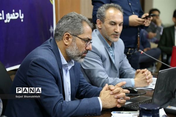 نشست تخصصی تبیین برنامه‌های حوزه اشتغال و خودکفایی کمیته امداد امام خمینی (ره) خوزستان