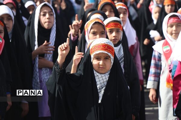 پویش سلام فرمانده با حضور دهه نودی‌های ابرکوه