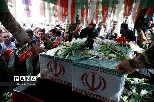 آیین تشییع دو شهید گمنام دانش‌آموز در اردوگاه شهید باهنر تهران