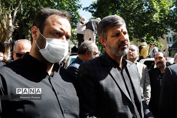 آیین تشییع دو شهید گمنام دانش‌آموز در اردوگاه شهید باهنر تهران