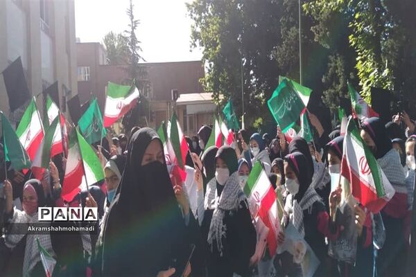 آیین تشییع و تدفین شهدای گمنام دانش‌آموزی در اردوگاه شهید باهنر