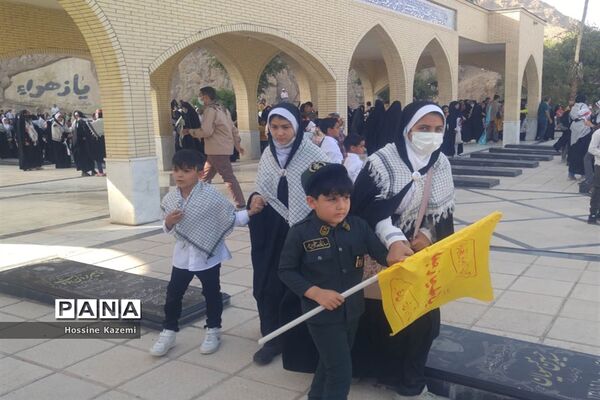 طنین نوای «سلام فرمانده» در گلزار شهدای داراب