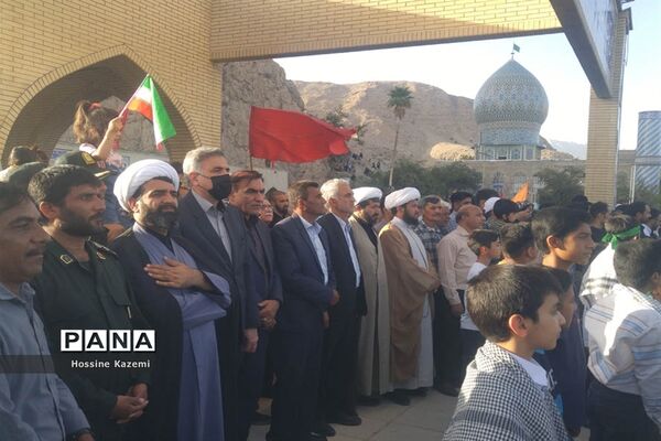 طنین نوای «سلام فرمانده» در گلزار شهدای داراب