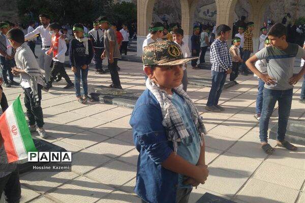طنین نوای «سلام فرمانده» در گلزار شهدای داراب