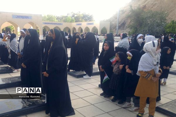 طنین نوای «سلام فرمانده» در گلزار شهدای داراب